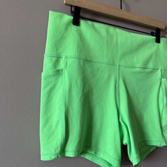 Women's XL Athleta Salutation Stash Pocket II 5" Short Neon Green - Picture 6 of 10